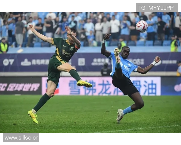 上海海港客场小胜大连英博成功夺得中超三连冠荣耀 上海海港客场小胜大连英博成功夺得中超三连冠荣耀