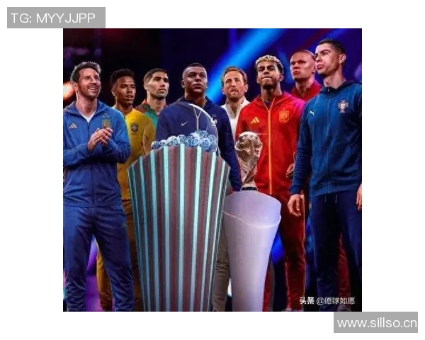 阿根廷足球传奇巴蒂与肯佩斯同框共庆世界杯抽签盛典